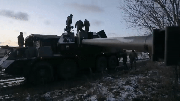 Ba nước châu Âu đồng ý cung cấp 16 'pháo tự hành cực dị' Zuzana 2 cho Ukraine