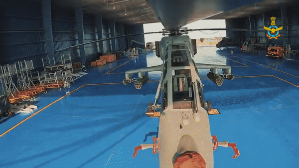 Quân đội Ấn Độ nhận trực thăng tấn công LCH đầu tiên