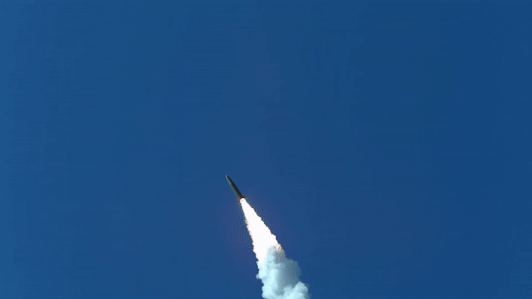 Tên lửa đạn đạo Hyunmoo-2 Hàn Quốc rơi phát nổ ngay khi phóng