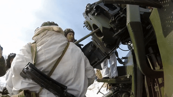 Nga chuyển pháo 2S5 Giatsint-S có thể bắn đạn hạt nhân chiến thuật tới Ukraine