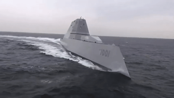 Mỹ lắp tên lửa siêu vượt âm cho khu trục hạm tàng hình lớp Zumwalt 