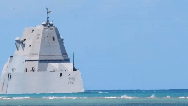 Mỹ lắp tên lửa siêu vượt âm cho khu trục hạm tàng hình lớp Zumwalt 