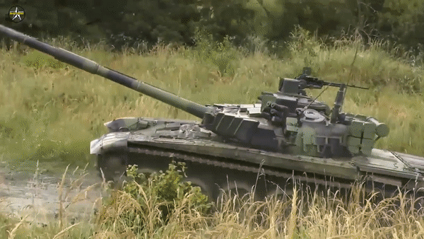Mỹ quyết định viện trợ 45 xe tăng chủ lực T-72 cho Ukraine