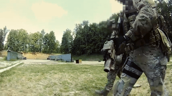 Khẩu súng đặc biệt AK Alfa FSB của đặc nhiệm Nga đang hoạt động tại Ukraine