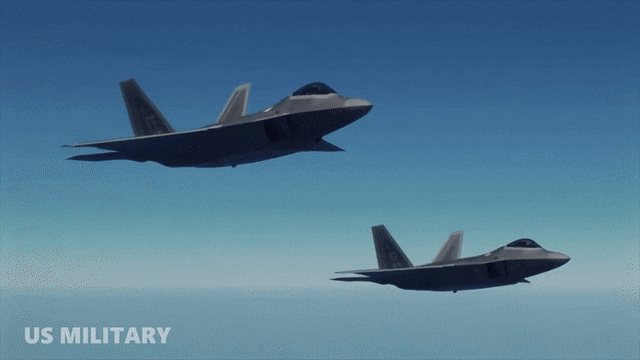 Trung Quốc nắm trong tay 200 tiêm kích tàng hình J-20 khiến Mỹ giật mình?