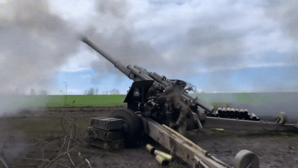 'Vua pháo kéo' 2S65 Msta-B Nga bị đạn thông minh M982 Excalibur Ukraine đánh trúng