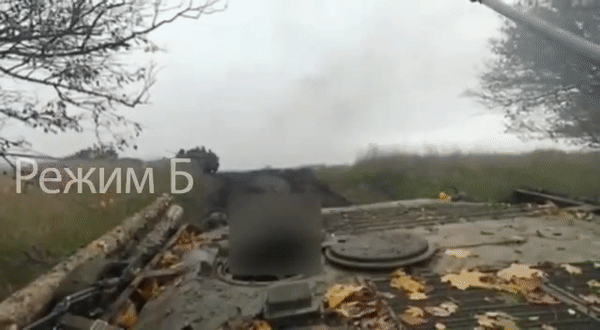 Khoảnh khắc thiết giáp BMP- 2 trúng mìn tại Ukraine