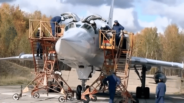 Nga cáo buộc Ukraine tập kích căn cứ oanh tạc cơ chiến lược khiến Tu-22M3 bị hỏng