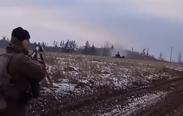 Khoảnh khắc pháo phòng không Gepard Đức viện trợ Kiev đánh chặn tên lửa hành trình Nga