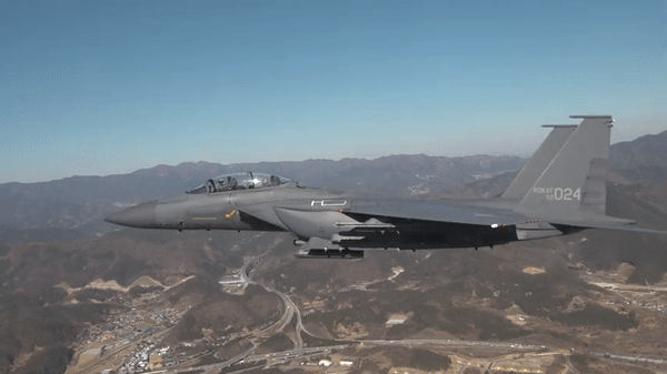 Điều gì khiến Hàn Quốc chi gần 3 tỷ USD cho phi đội 'Đại bàng tấn công' F-15K