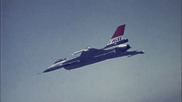 Chiến đấu cơ F-16XL, đối thủ thất thế trước 'đại bàng thầm lặng' F-15E