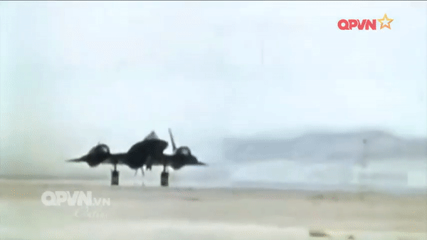 Vì sao 'bóng ma do thám' SR-71 Blackbird Mỹ khiến đối phương không thể bắn hạ?