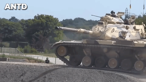 Vì sao Mỹ chế tạo xe tăng M60 cao nhất thế giới bất chấp việc dễ bị bắn hạ?