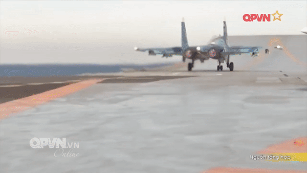 Tàu sân bay duy nhất của Nga rời nhà máy sau gần 6 năm sửa chữa