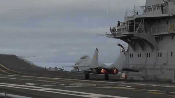 Tàu sân bay duy nhất của Nga rời nhà máy sau gần 6 năm sửa chữa