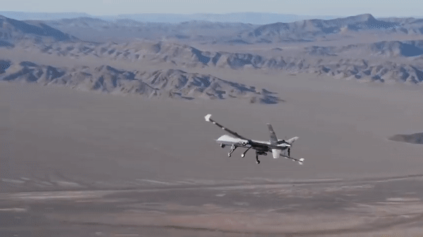 Nga đăng video tiêm kích áp sát UAV 'Thần chết' MQ-9 Mỹ