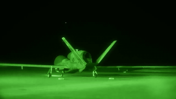 Mỹ điều UAV trinh sát RQ-4 đắt tiền hơn cả tiêm kích F-35 tới Biển Đen