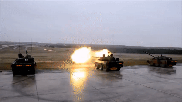 Sức chiến đấu của xe tăng bánh lốp AMX-10RC từ Pháp