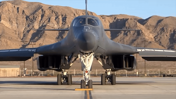 Mỹ điều 'oanh tạc cơ chiến lược' B-1B Lancer tới bán đảo Triều Tiên