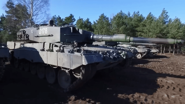 Khi xe tăng Leopard 2A4 Đức được lắp giáp phản ứng nổ Kontakt-1 Liên Xô
