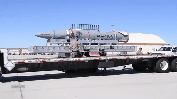 Còn lại Nga - Trung 'trên sàn diễn' vũ khí siêu vượt âm khi Mỹ bỏ dự án tên lửa AGM-183A?