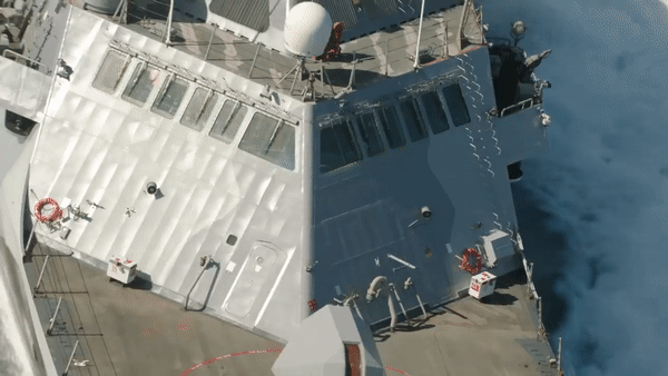 Chiến hạm Mỹ bị hư hại ngay trong lúc hạ thủy