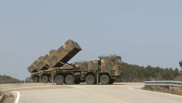 Pháo phản lực K239 Chunmoo cực nguy hiểm xuất hiện tại Trung Đông