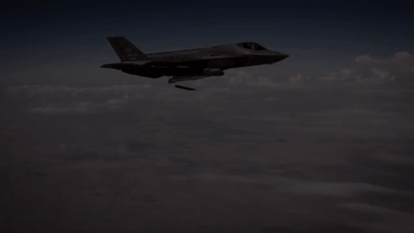 Mỹ chi 7,8 tỷ USD mua thêm tiêm kích tàng hình F-35