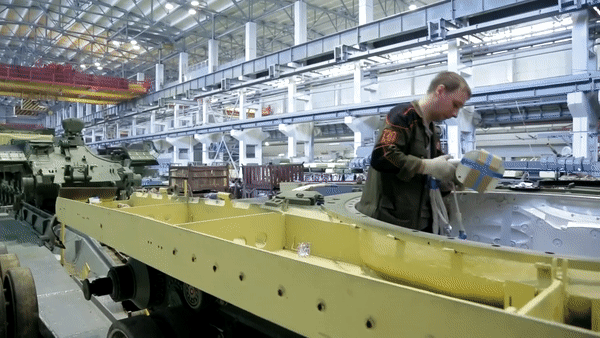 Phương Tây có bất ngờ khi Nga xuất xưởng hơn 600 xe tăng chỉ trong nửa năm?
