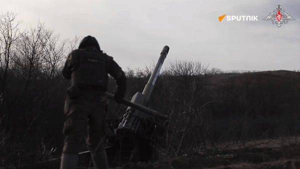 Lựu pháo 2A36 Giatsint-B có thể bắn đạn hạt nhân của Nga