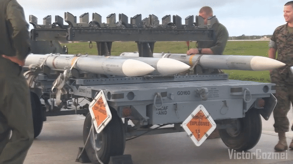 Mỹ duyệt bán gần 1.000 tên lửa đối không AIM-120 trị giá gần 3 tỷ USD cho Đức