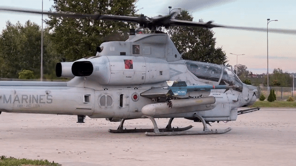 Thành viên NATO tại Đông Âu bắt đầu trang bị trực thăng tấn công AH-1Z Viper 