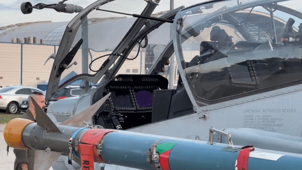 Thành viên NATO tại Đông Âu bắt đầu trang bị trực thăng tấn công AH-1Z Viper 