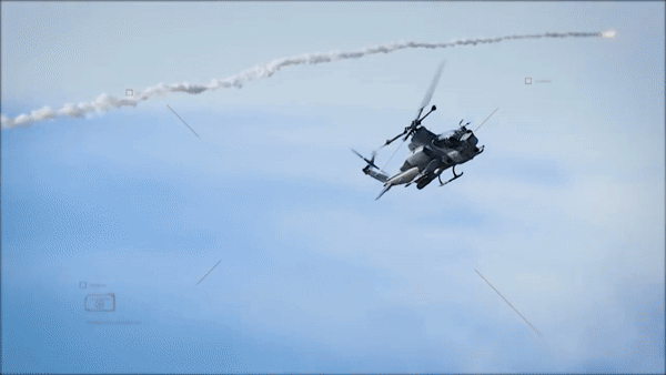 Mỹ cáo buộc Iran liên tục chiếu laser vào trực thăng tấn công AH-1Z