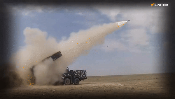 Sức mạnh đáng sợ của hệ thống pháo phản lực phóng loạt Polonez-M