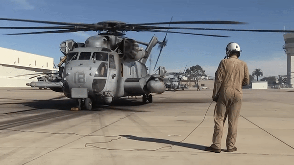 Siêu trực thăng CH-53E của Mỹ to lớn cỡ nào?