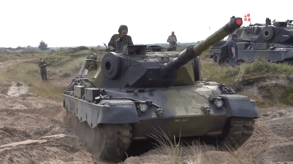 Không ngoài dự đoán, xe tăng Leopard 1A5 đầu tiên đã bị Nga phá hủy 
