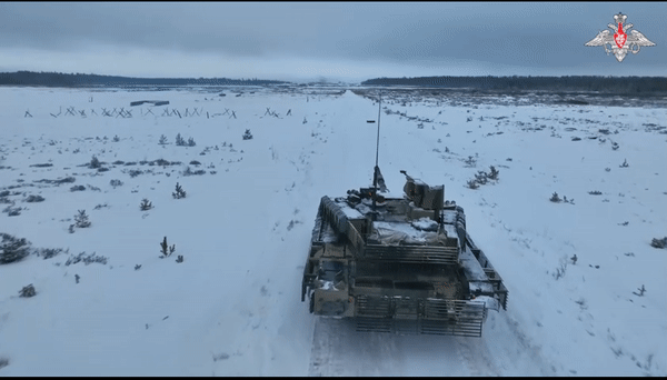 Loạt chiến tăng T-90M mới của Nga từ nhà máy ra thẳng tiền tuyến