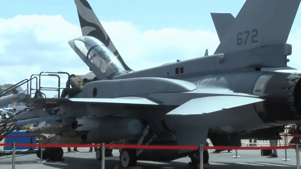 Thương vụ F-16 của Philippines có nguy cơ 'quay đầu' vì hết tiền