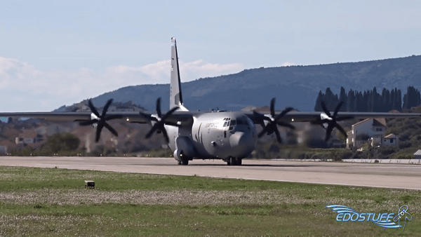 Vì sao 'lực sĩ bay' C-130 của Mỹ là niềm khao khát của không quân nhiều nước?