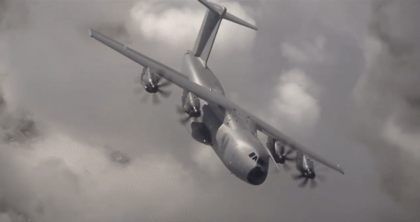 Khách Trung Quốc bất ngờ bị ngăn tham quan vận tải cơ A-400M của Đức