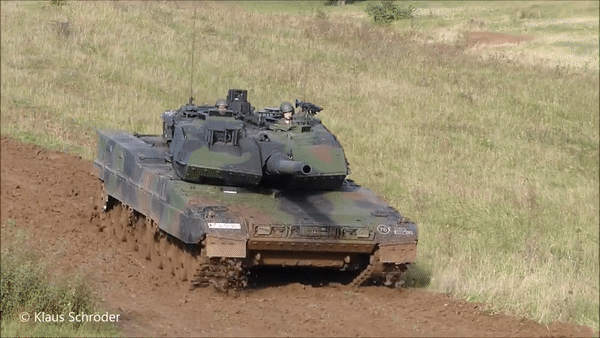 Mẫu xe tăng phương Tây chuyển giao bị quân đội Ukraine hắt hủi