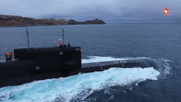 Tàu ngầm hạt nhân Nga trang bị giáp lồng để đối phó UAV tập kích?