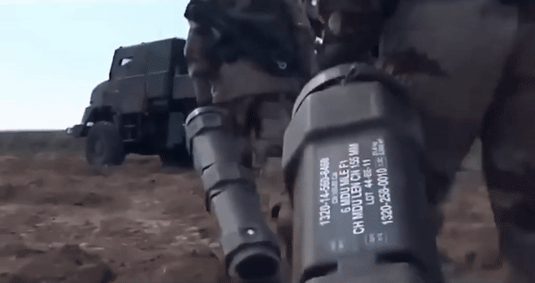 Pháp cấp tới 78 pháo tự hành CAESAR cho Ukraine
