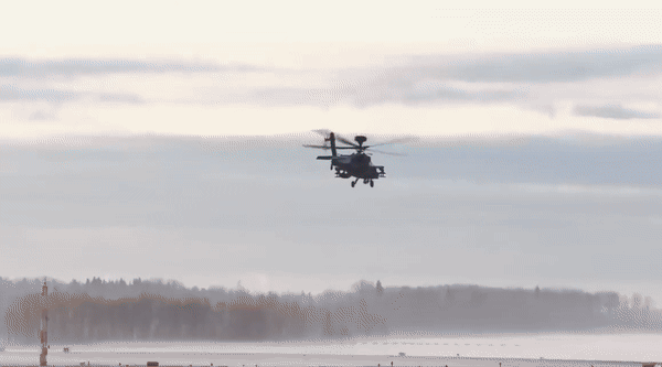 Trực thăng tấn công AH-64 Apache Mỹ liên tiếp rơi 