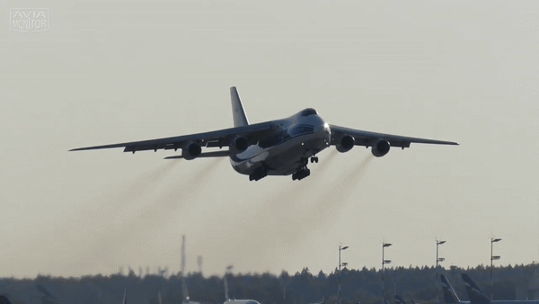 Nga khôi phục vận tải cơ khổng lồ An-124 sau 25 năm bị bỏ hoang