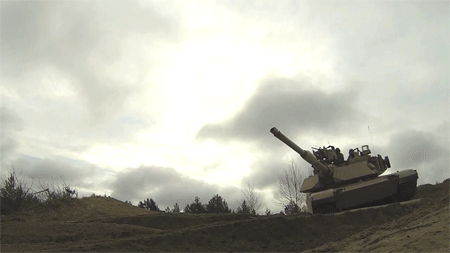 UAV tự sát Lancet Nga đánh võng, tập kích xe tăng Abrams Ukraine