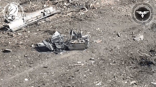 Cuộc đối đầu nghẹt thở giữa drone Ukraine và robot chiến đấu Nga