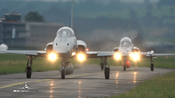 Mỹ mua phi đội 22 tiêm kích F-5E/F Tiger II của Thụy Sĩ để làm gì?