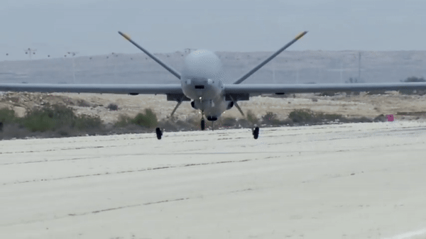 UAV Hermes 900 trị giá 6 triệu USD của Israel bị Hezbollah bắn rơi 